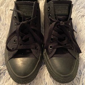 Black Converse Lo-tops